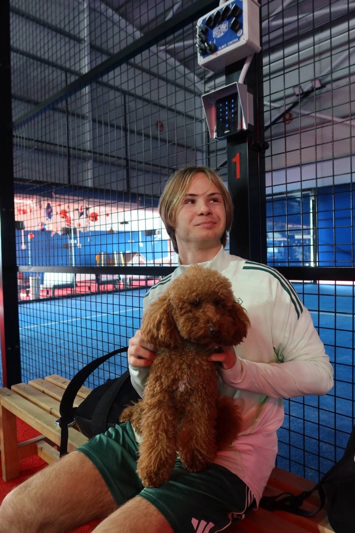 Padel with dog